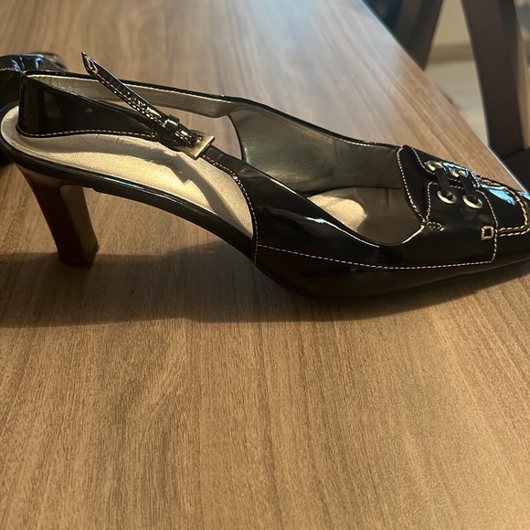 Talbot dressy low pump. Only worn once. Had knee surgery and need chunky heel. - Picture 8 of 8